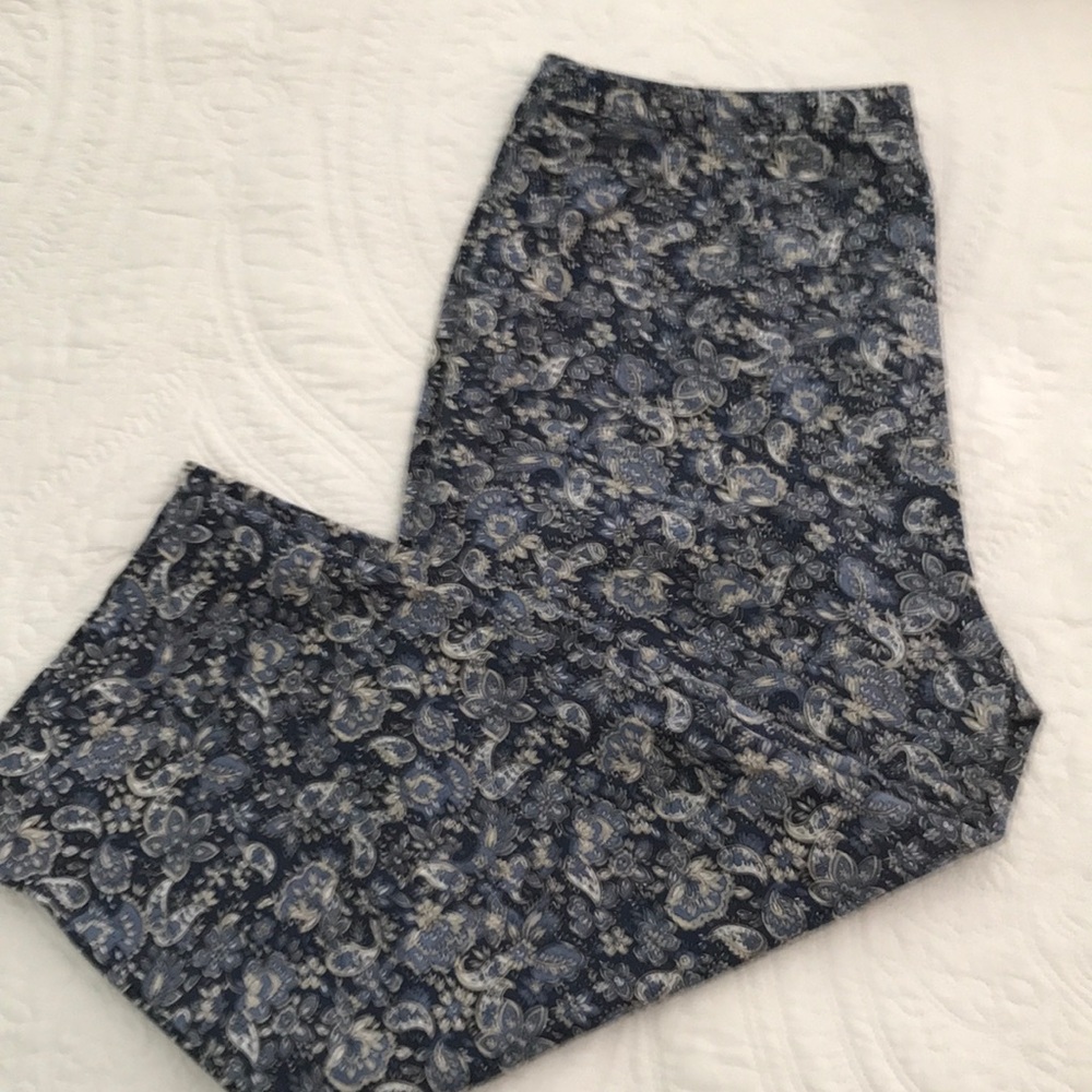 Floral Pattern Capri pants Charter Club size 14